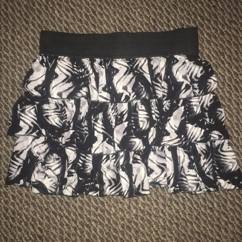 Black and White Ruffled Cute Mini Skirt